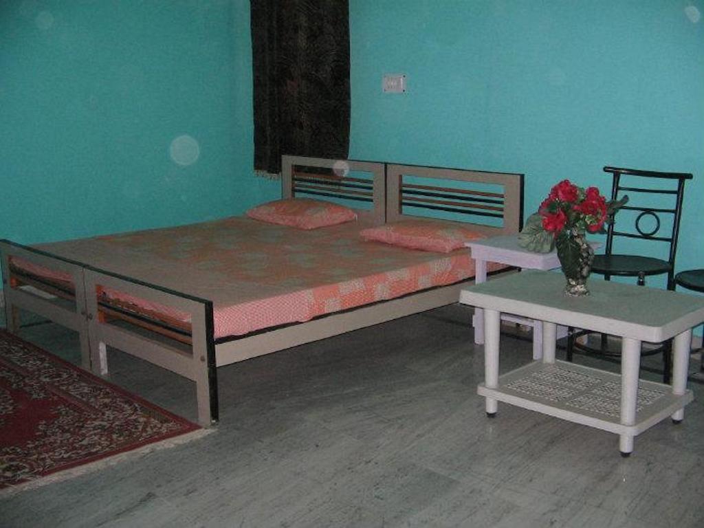 Balaji Guest House - Home Stay Greater Noida Room photo